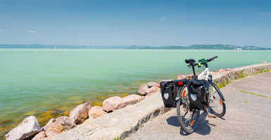 Kerékpárral a Balatonra